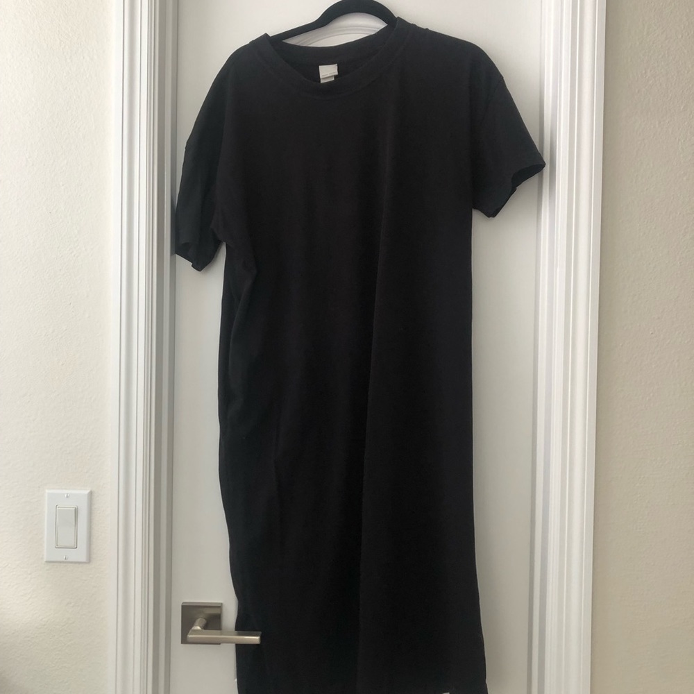Long black dress with pockets